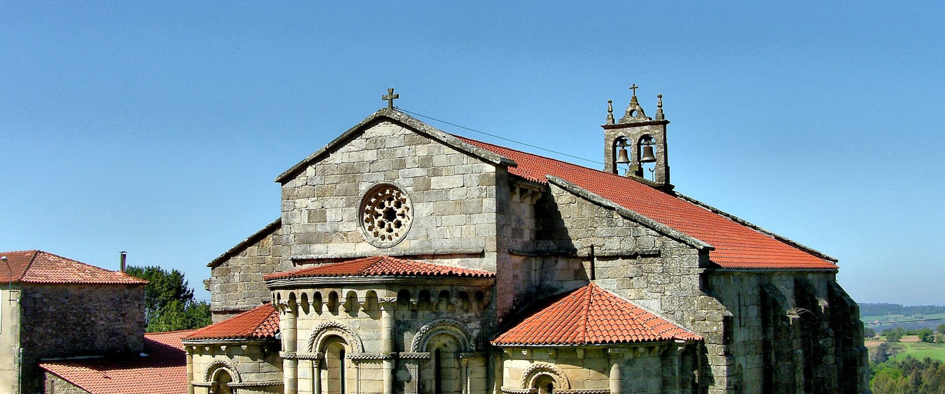 Iglesia románica de Santa María de Mezonzo
